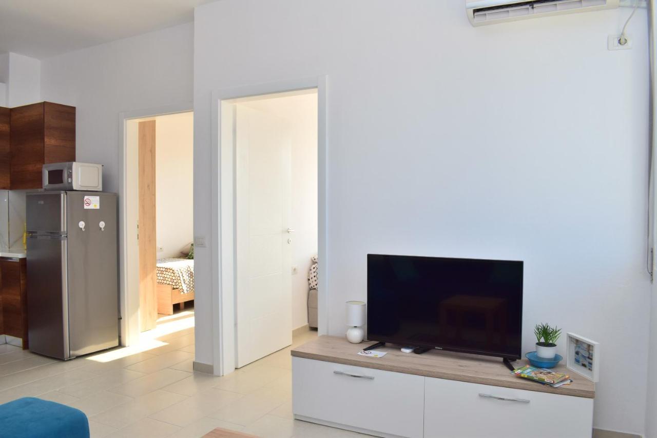 Sea View Apartment - 007 Vlore Bagian luar foto