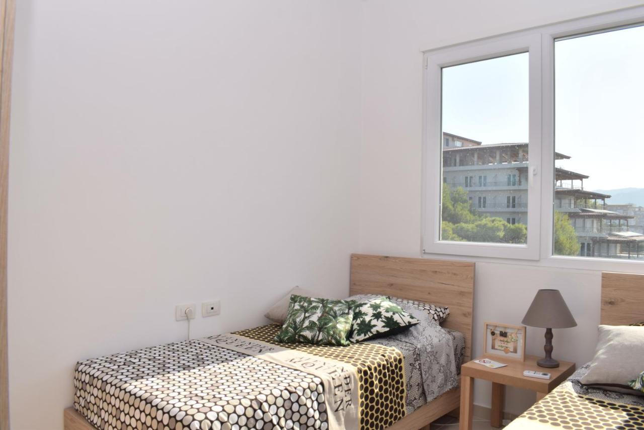 Sea View Apartment - 007 Vlore Bagian luar foto