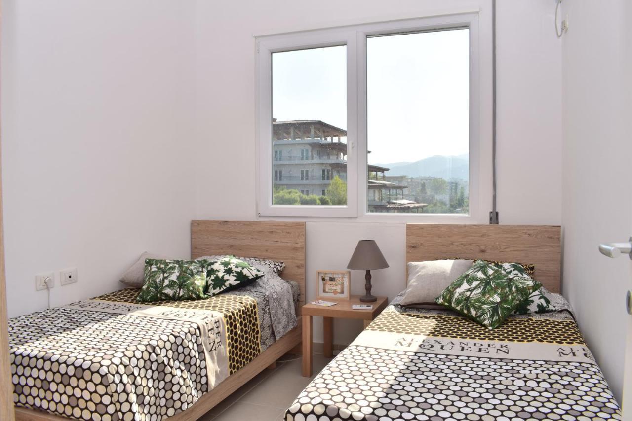 Sea View Apartment - 007 Vlore Bagian luar foto