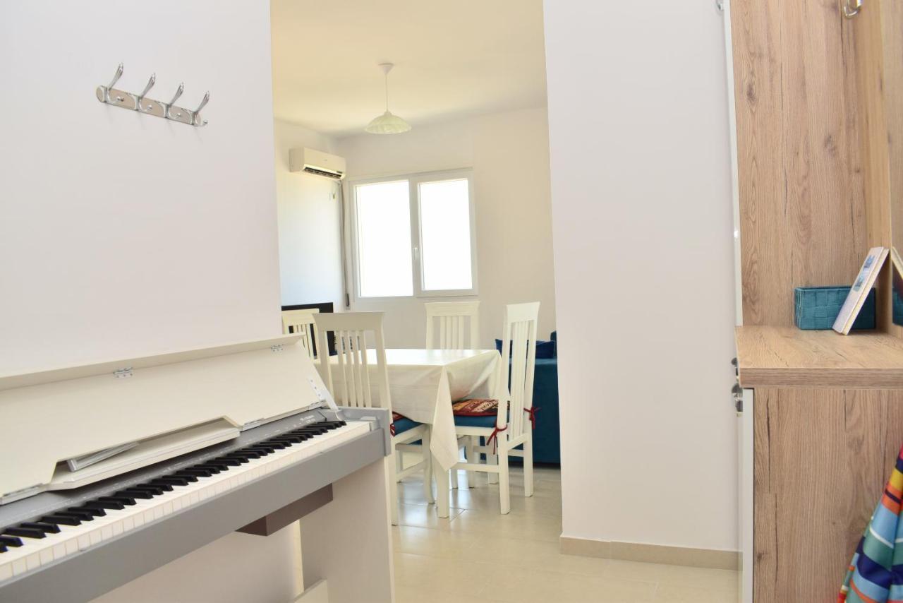 Sea View Apartment - 007 Vlore Bagian luar foto