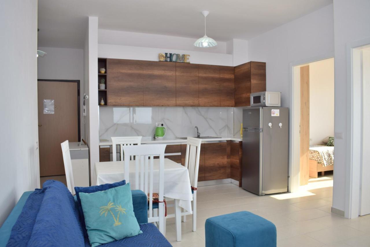 Sea View Apartment - 007 Vlore Bagian luar foto