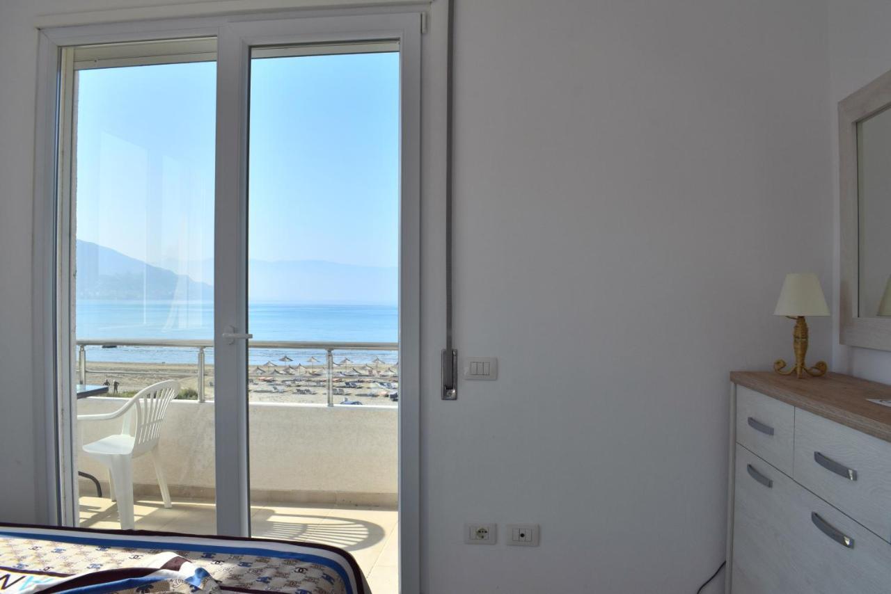 Sea View Apartment - 007 Vlore Bagian luar foto